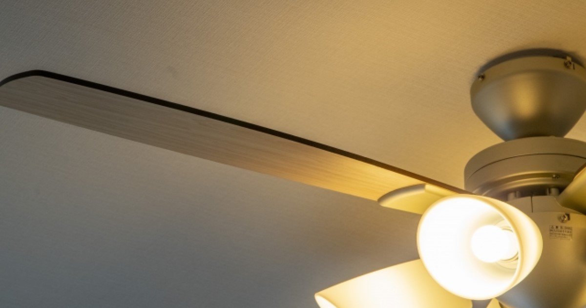天井にシーリングを取り付けて照明器具を導入！工事費用・注意点とは